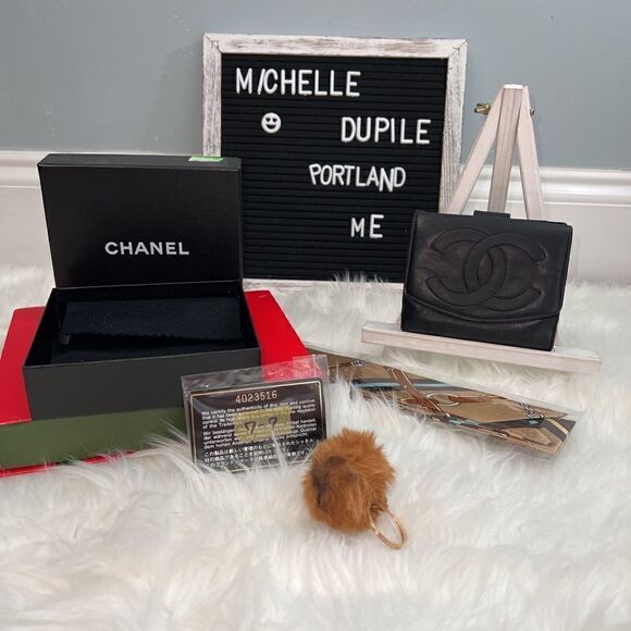 CHANEL lambskin short wallet WALLET ONLY - Picture 1 of 17